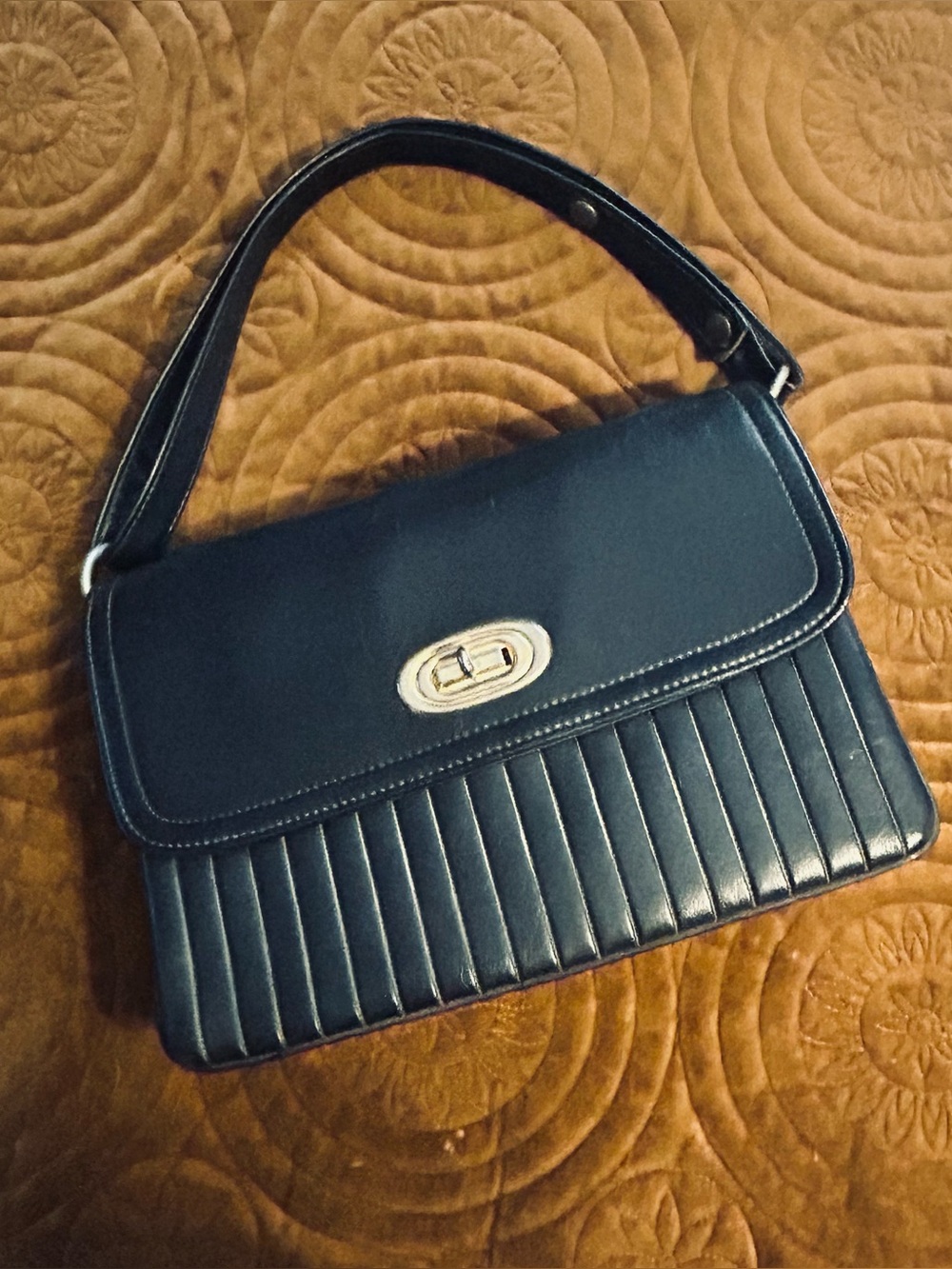 Vintage Mod 1960s/70s Navy Blue Faux Leather Handbag